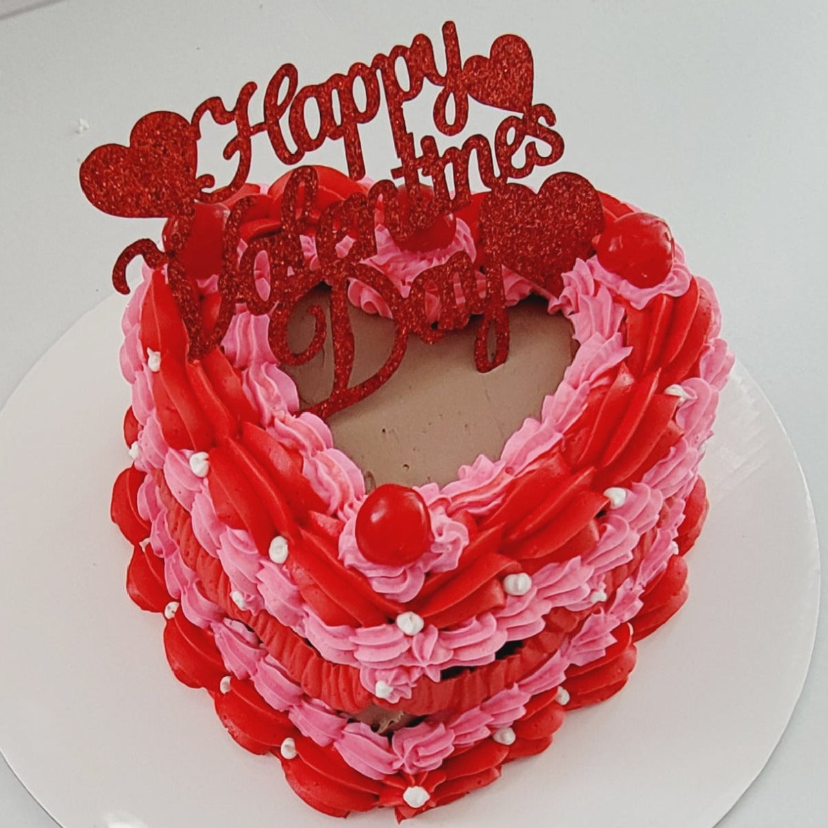 Vintage Valentine Heart Cake 9-in.