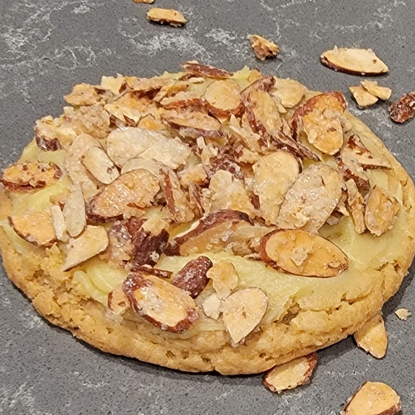 Burnt Almond Cream Cookie